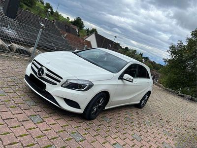 Gebraucht Mercedes A180 Edition 122 PS (89 kW) 2013 Weiß Limousine