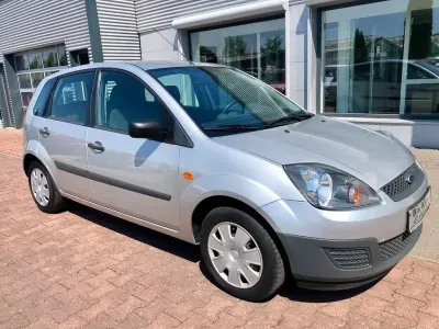 Gebraucht Ford Fiesta Ambiente 69 PS (50 kW) 2007 Silber Kleinwagen