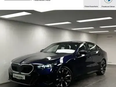 Gebraucht BMW 520 M Sport 208 PS (152 kW) 2025 Bmw individual tansanitblau Limousine