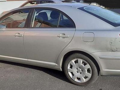 Gebraucht Toyota Avensis 129 PS (94 kW) 2005 Silber Limousine