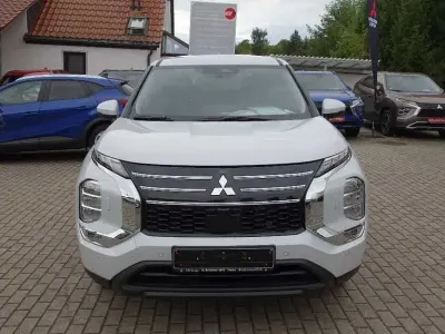 Neu Mitsubishi Outlander P-HEV Select 306 PS (225 kW) 2026 Weiß SUV