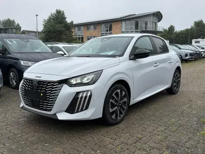 Neu Peugeot 208 Business-Line 101 PS (74 kW) 2026 Okenit weiß metallic Kleinwagen