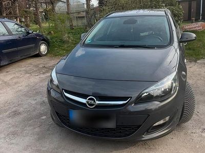 Usata Opel Astra 116 CV (85 kW) 2014 Marrone Station wagon