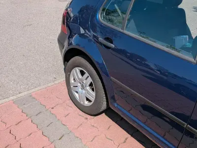Gebraucht VW Golf IV 75 PS (55 kW) 2002 Schwarz Kleinwagen