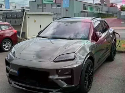 Gebraucht Porsche Macan 469 kW (639 PS) 2024 Grün SUV