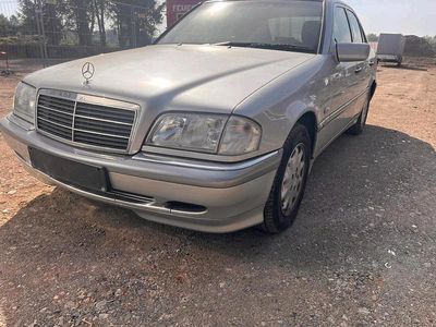 Mercedes C200