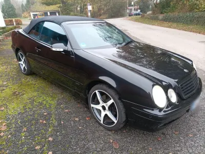 Gebraucht Mercedes CLK320 218 PS (160 kW) 2001 Schwarz Cabrio