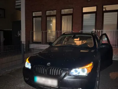 Gebraucht BMW 525 190 PS (139 kW) 2007 Schwarz Kombi