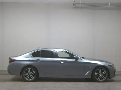 Gebraucht BMW 520 Sport Line 204 PS (150 kW) 2022 Grau Limousine