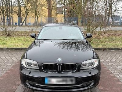 Gebraucht BMW 116 116 PS (85 kW) 2010 Schwarz Kleinwagen