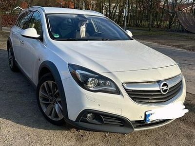 Gebraucht Opel Insignia Country Tourer 170 PS (125 kW) 2015 Weiß Kombi