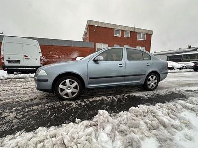 Grau Gebraucht 2006 Skoda Octavia Elegance Limousine | 2.999 € (Fairer Preis)
