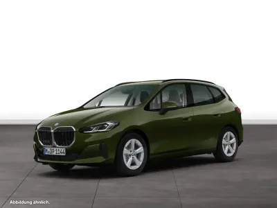 Gebraucht BMW 220 Active Tourer 156 PS (114 kW) 2025 Grün Van / Kleinbus
