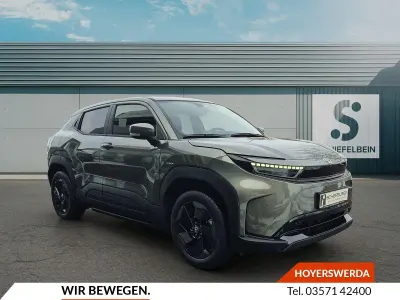 Neu Toyota Urban Cruiser 127 kW (174 PS) 2026 Land breeze green metallic SUV