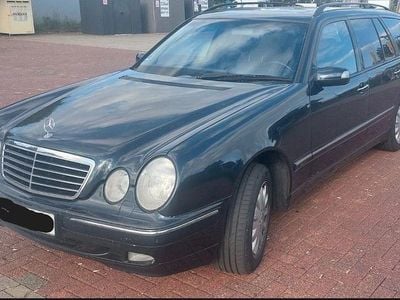 Mercedes E240