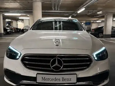 Używany Mercedes E200 Premium 197 KM (144 kW) 2022 Biały Sedan/Limuzyna