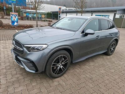 Grau Gebraucht 2023 Mercedes 200 SUV | 47.000 €