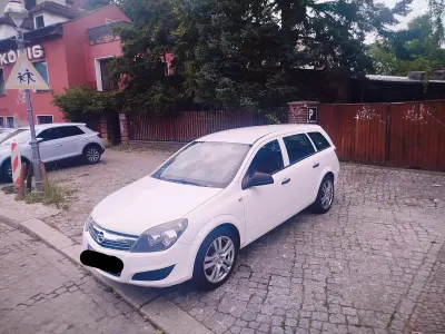 Gebraucht Opel Astra 100 PS (73 kW) 2010 Weiß Kombi