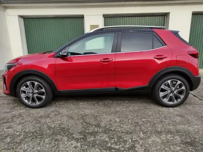 Gebraucht Kia Stonic Platinum Edition 120 PS (88 kW) 2022 Rot SUV