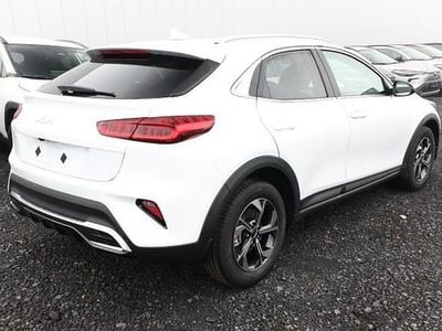 Neu Kia XCeed 150 PS (110 kW) 2025 Deluxeweiß metallic deluxeweiß metallic SUV