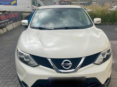Gebraucht Nissan Qashqai 131 PS (96 kW) 2016 Weiß SUV