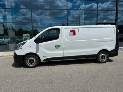Gebraucht Renault Trafic Komfort 116 PS (85 kW) 2015 Weiß Van / Kleinbus