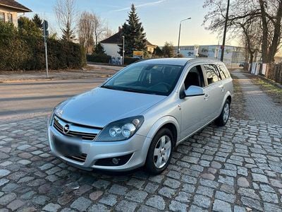 Second-hand Opel Astra 110 CP (80 kW) 2011 Argintiu Break