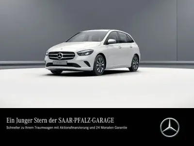 Gebraucht Mercedes B180 Style 116 PS (85 kW) 2022 Weiß Van / Kleinbus