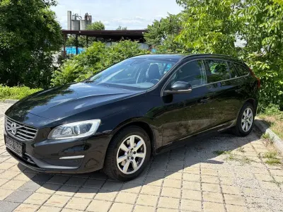 Gebraucht Volvo V60 Business Edition 150 PS (110 kW) 2016 Schwarz Kombi