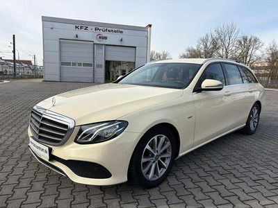Gebraucht Mercedes E200 160 PS (117 kW) 2019 Hellelfenbein Kombi