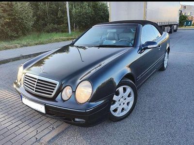 Schwarz Gebraucht 2001 Mercedes CLK230 Avantgarde Cabrio | 11.900 €