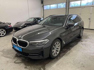 Gebraucht BMW 520 190 PS (139 kW) 2022 Sophistograu brillanteffekt me Kombi