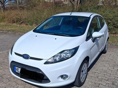 Gebraucht Ford Fiesta Champions Edition 82 PS (60 kW) 2012 Weiß Kleinwagen