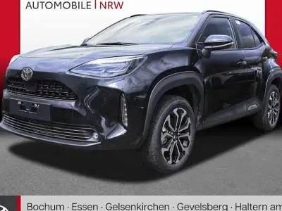 Neu Toyota Yaris Cross 130 PS (95 kW) 2026 Schwarz SUV