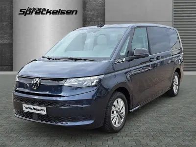 Gebraucht VW Multivan Basis 150 PS (110 kW) 2023 Blau Van / Kleinbus