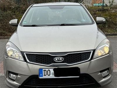 Gebraucht Kia Ceed Spirit 128 PS (94 kW) 2012 Kleinwagen