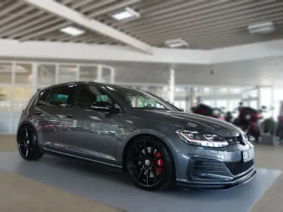 Gebraucht VW Golf VII GTI 245 PS (180 kW) 2020 Indiumgrau metallic (metallic) Limousine