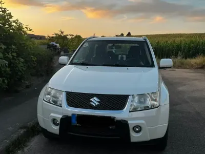 Gebraucht Suzuki Grand Vitara 106 PS (77 kW) 2008 Weiß SUV