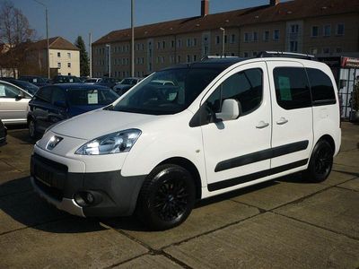 Gebraucht Peugeot Partner Tepee Family 120 PS (88 kW) 2011 Weiß Van / Kleinbus
