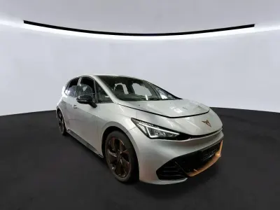 Używany Cupra Born 169 kW (231 KM) 2024 Srebrny Hatchback