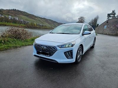Gebraucht Hyundai Ioniq Style 141 PS (103 kW) 2021 Weiß Kleinwagen