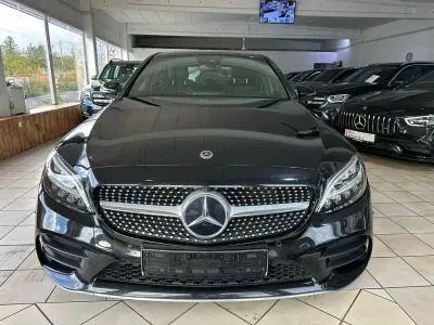 Gebraucht Mercedes C180 AMG line 156 PS (114 kW) 2019 Schwarz Limousine
