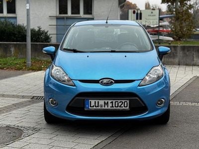 Gebraucht Ford Fiesta Ambiente 60 PS (44 kW) 2012 Blau Kleinwagen