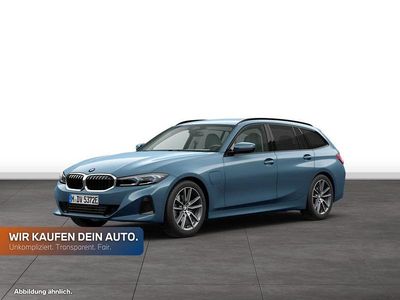 Gebraucht BMW 330e Comfort Edition 292 PS (214 kW) 2025 Arctic race blue metallic Kombi