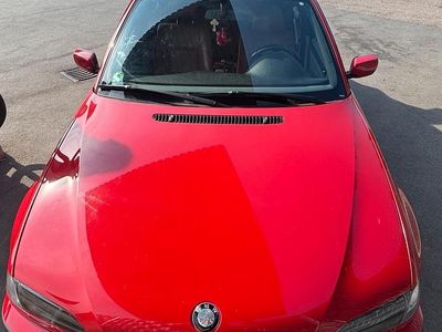 Gebraucht BMW 318 143 PS (105 kW) 2004 Rot Limousine