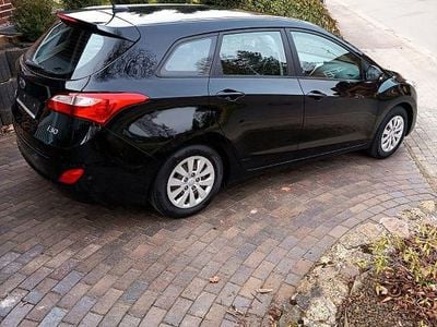 Gebraucht Hyundai i30 110 PS (80 kW) 2015 Schwarz Kombi