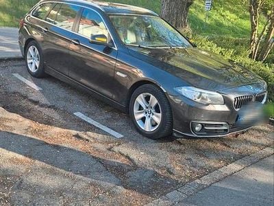 Usata BMW 530 Sport Line 258 CV (189 kW) 2015 Giallo Station wagon