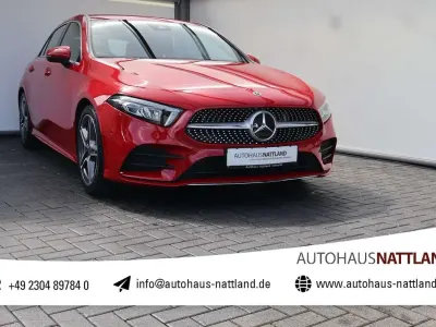 Gebraucht Mercedes A180 AMG line 136 PS (100 kW) 2019 Jupiterrot Limousine