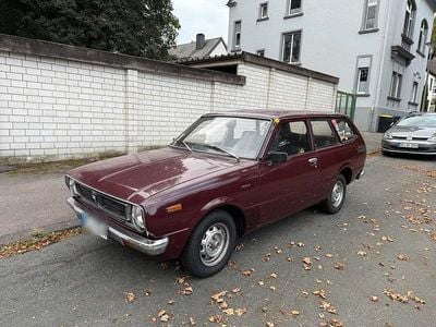 Rot Gebraucht 1976 Toyota Corolla Kombi | 9.500 €