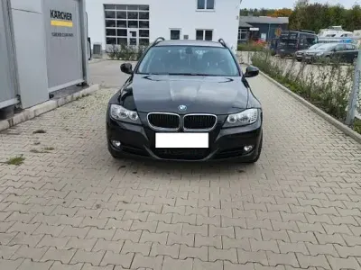 Gebraucht BMW 320 177 PS (130 kW) 2009 Schwarz Kombi